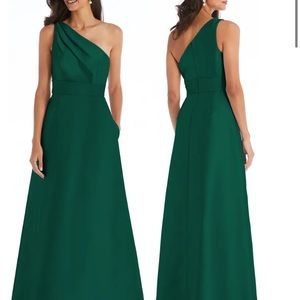 Brand new NWT Alfred Sung One Shoulder Gown